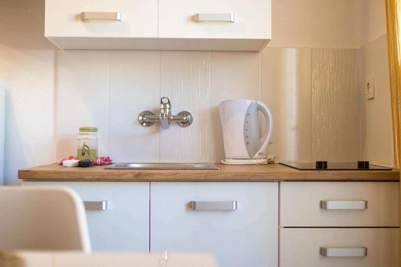 Apartments Flowers クルク エクステリア 写真