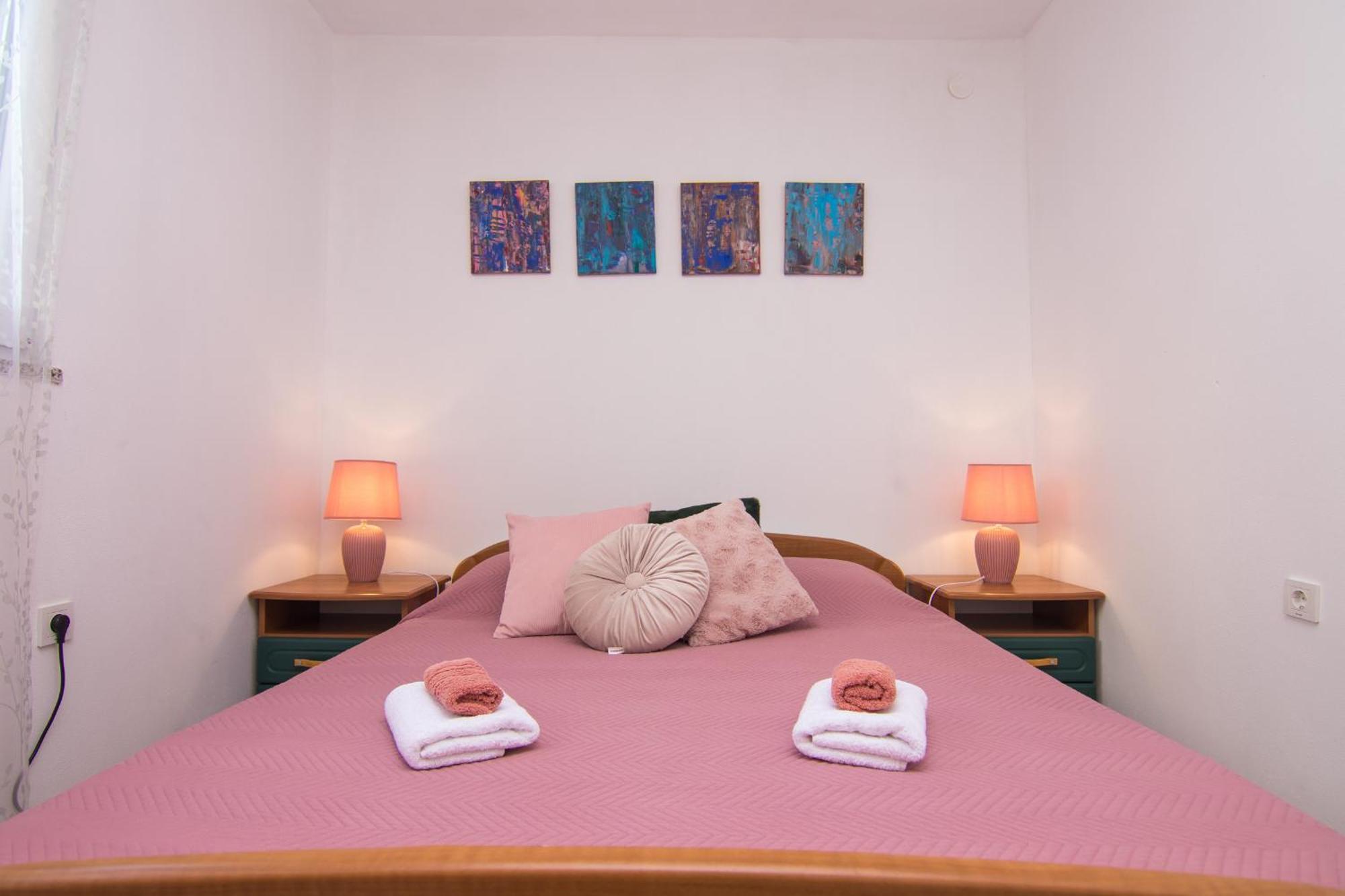 Apartments Flowers クルク エクステリア 写真